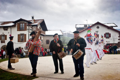 Sagar Dantza in Arizkun