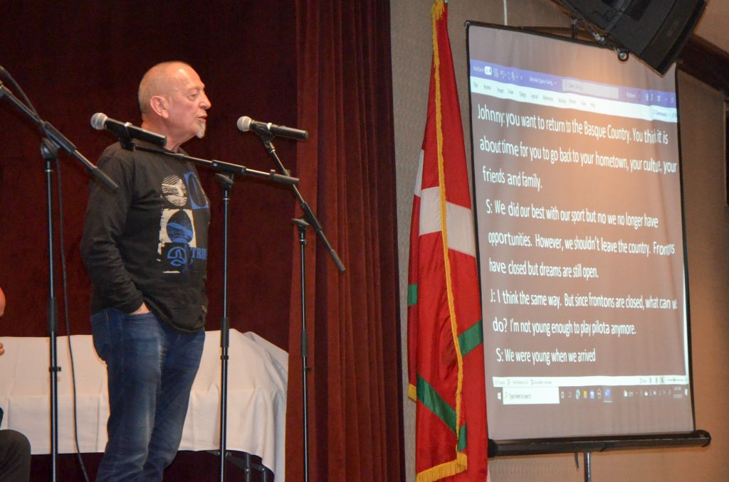 Photo: Philippe Acheritogaray