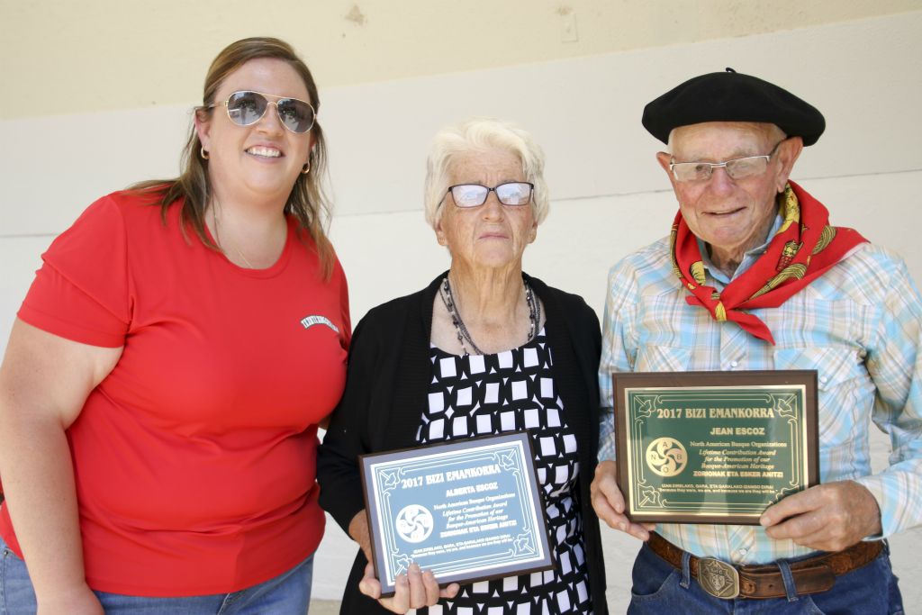 Annie Gavica, Alberta and Jean Escoz